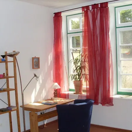 Charming In With Nice Garden Apartment Blowatz